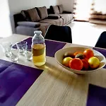 בית הארחה Tome 3*